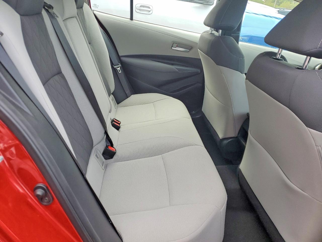 2020 TOYOTA COROLLA LE photo 10