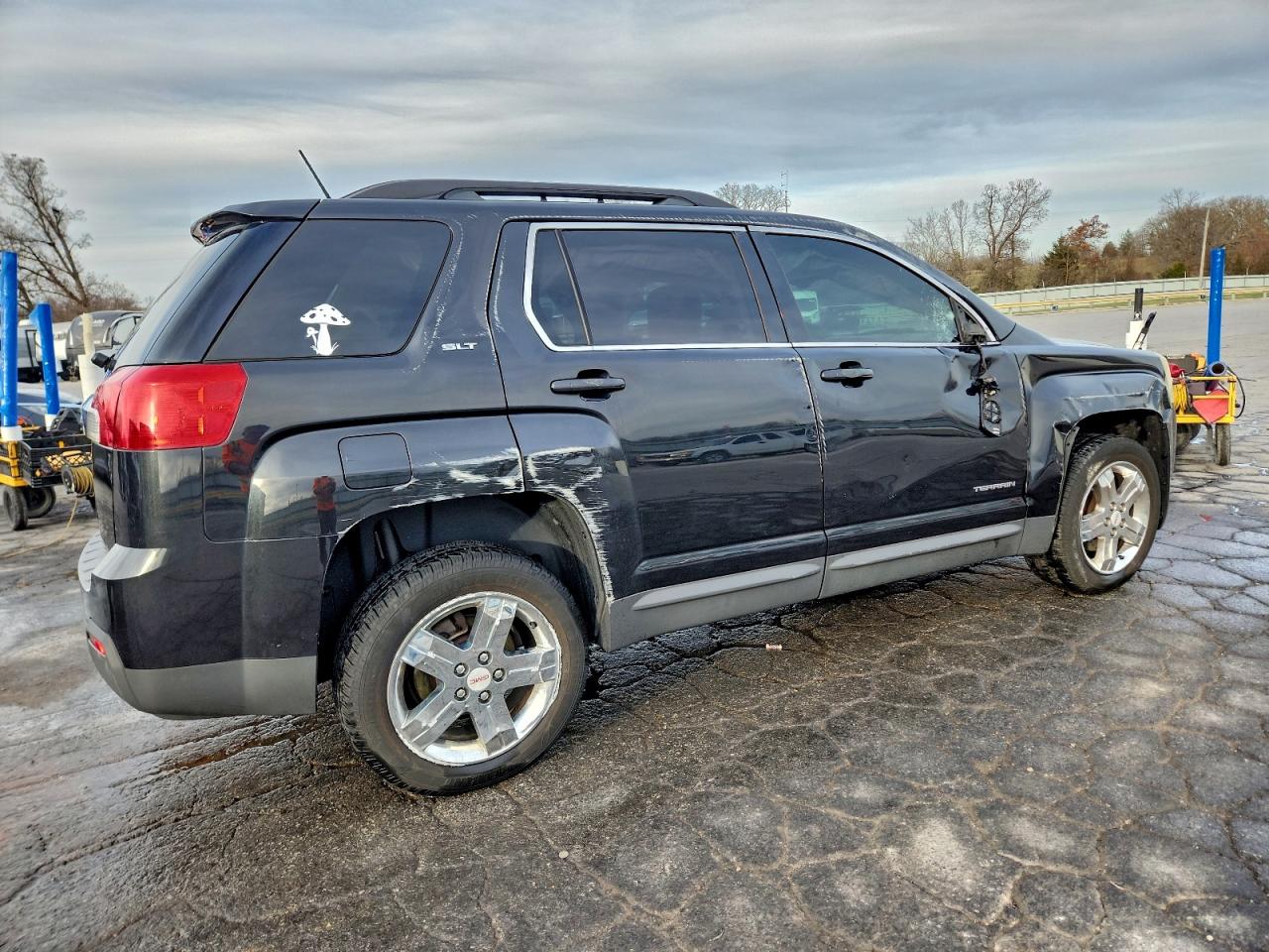 2013 GMC TERRAIN SLT photo 3