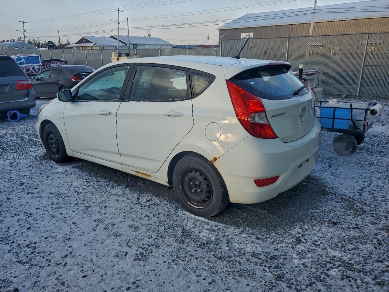 2016 HYUNDAI ACCENT SE photo 2