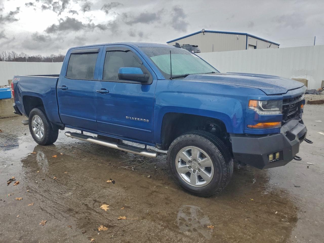 2017 CHEVROLET SILVERADO K1500 LT photo 4