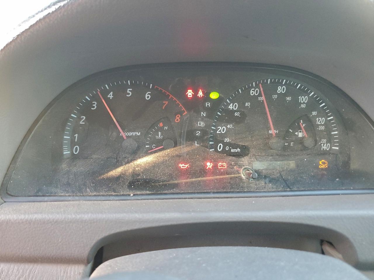 2004 TOYOTA CAMRY LE photo 9