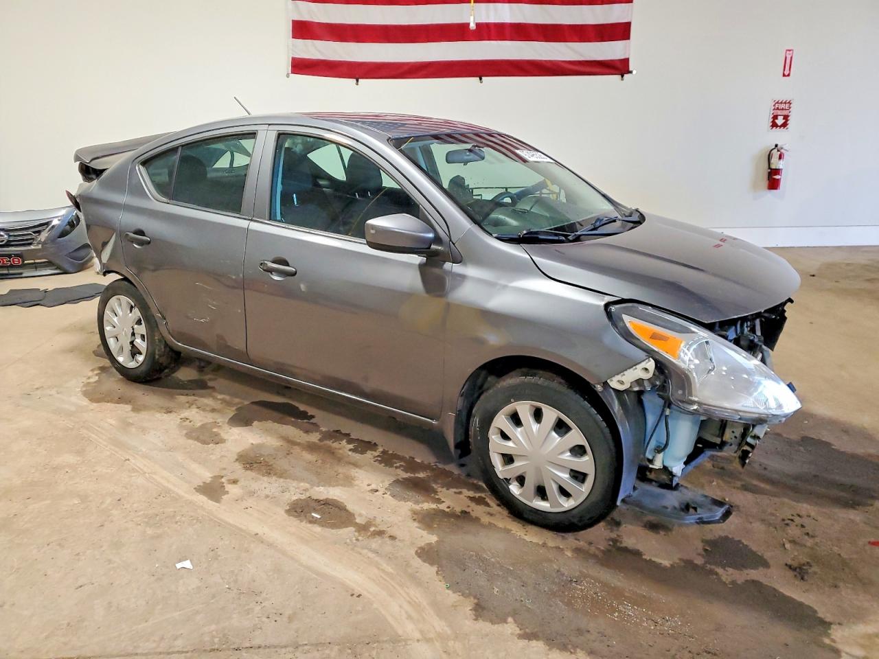 2018 NISSAN VERSA S photo 4