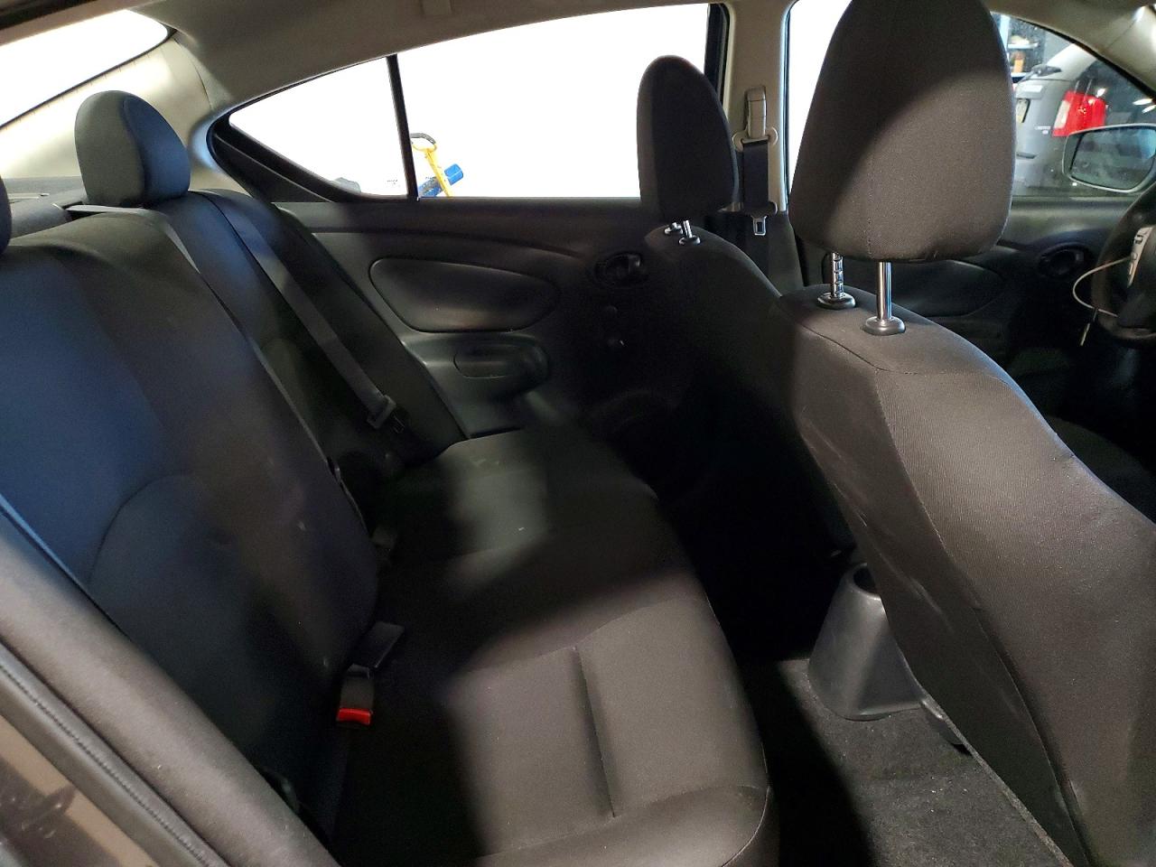 2018 NISSAN VERSA S photo 10