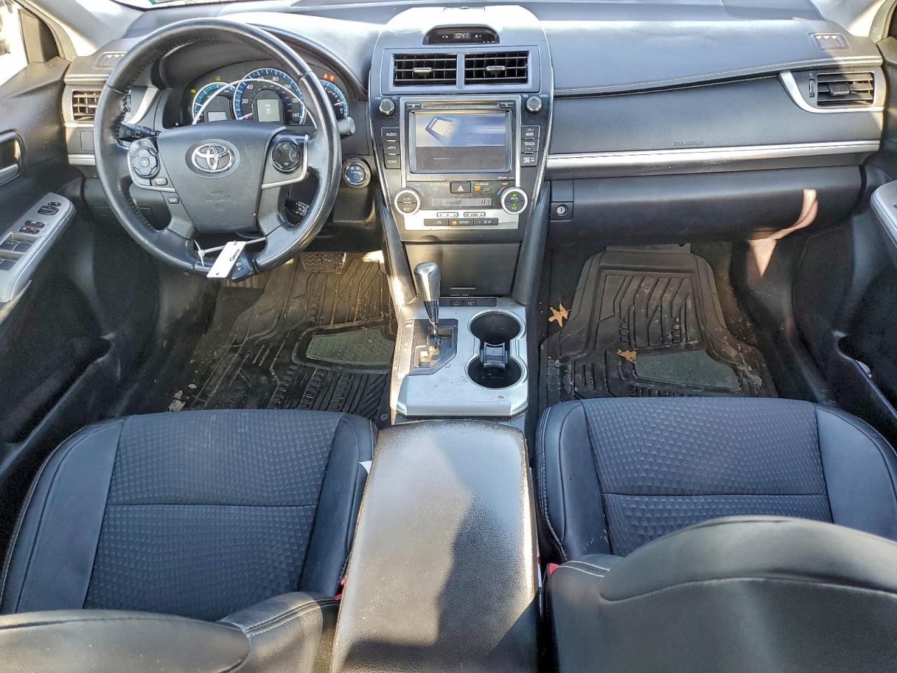 2014 TOYOTA CAMRY HYBRID photo 8