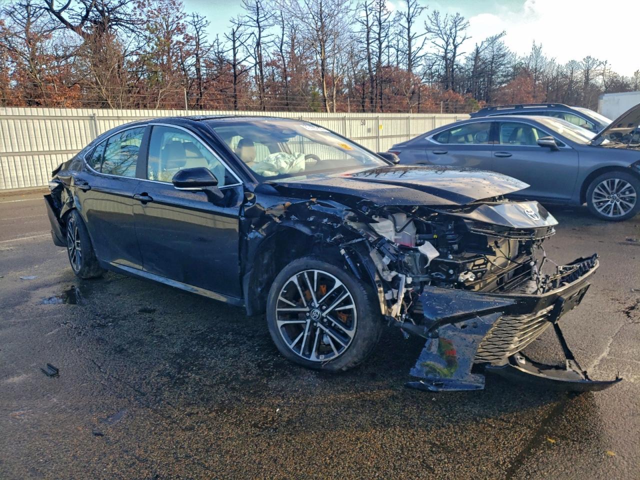 2025 TOYOTA CAMRY XSE photo 4