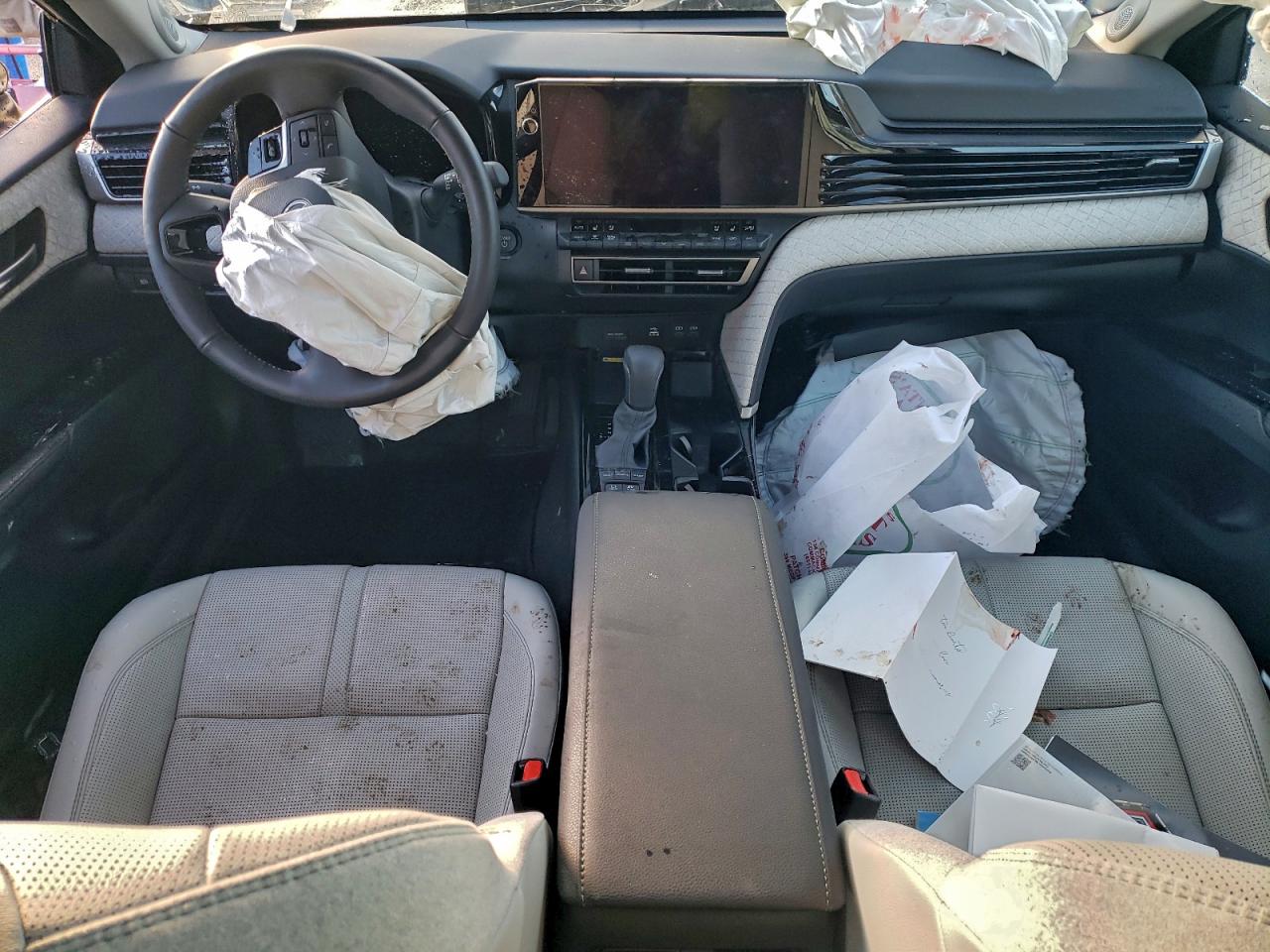 2025 TOYOTA CAMRY XSE photo 8