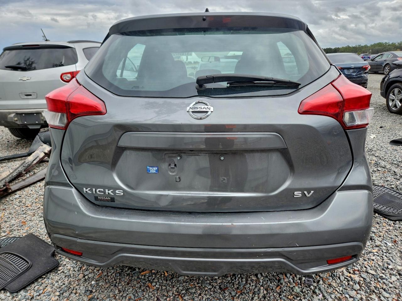 2019 NISSAN KICKS S photo 6