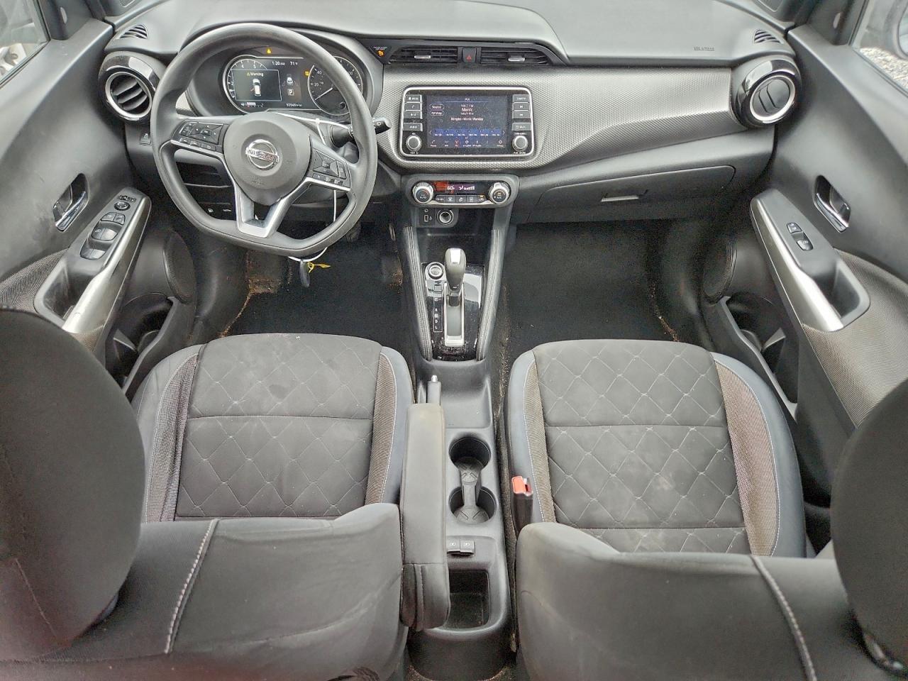 2019 NISSAN KICKS S photo 8