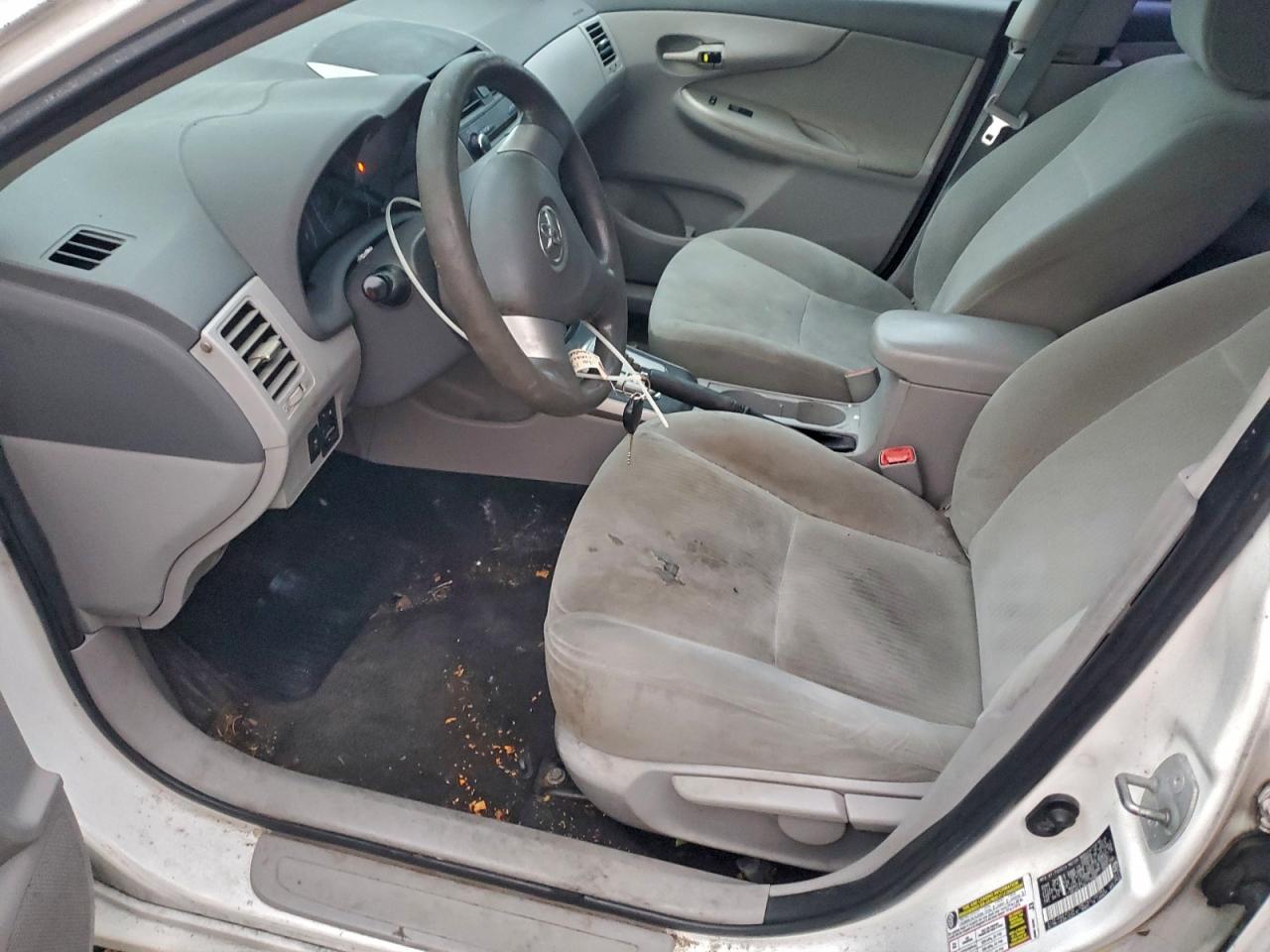 2010 TOYOTA COROLLA BASE photo 13