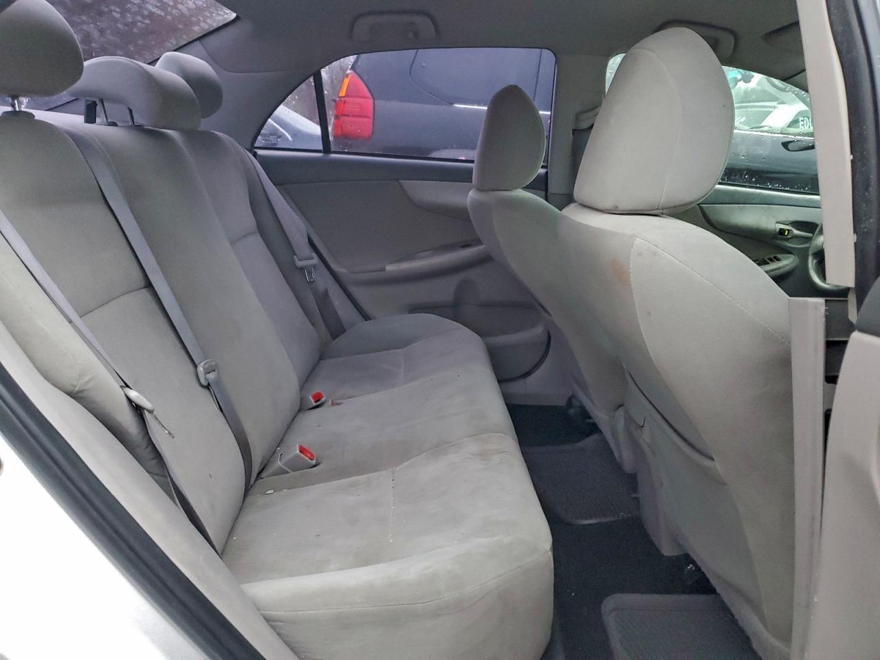 2010 TOYOTA COROLLA BASE photo 19