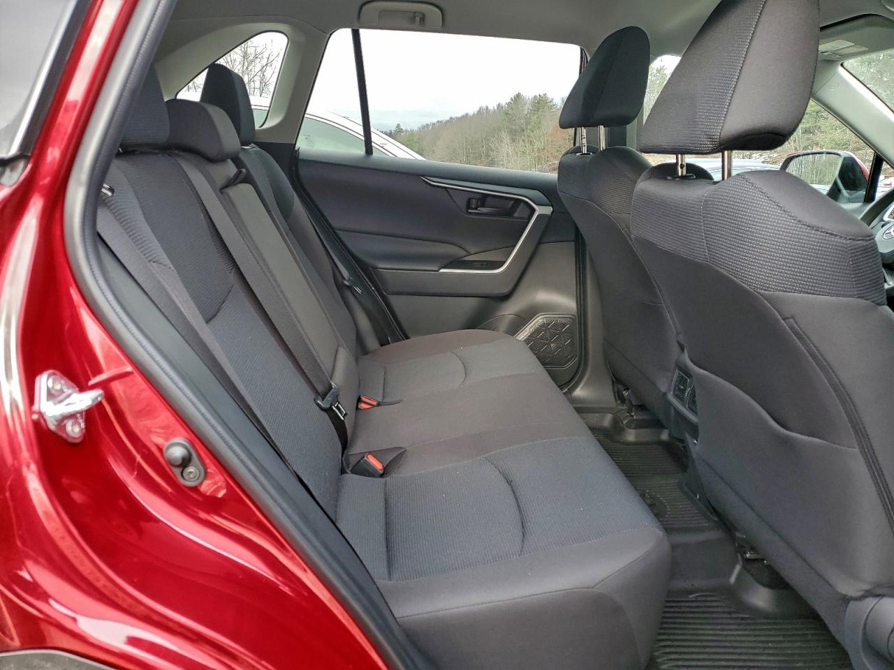 2025 TOYOTA RAV4 LE photo 11