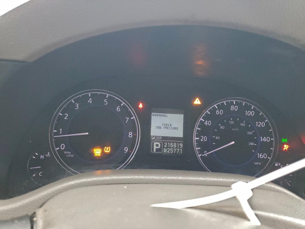 2013 INFINITI G37 BASE photo 9
