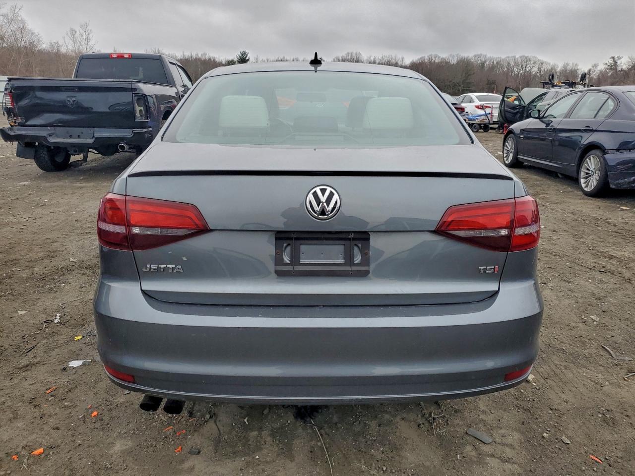 2016 VOLKSWAGEN JETTA SPORT photo 6