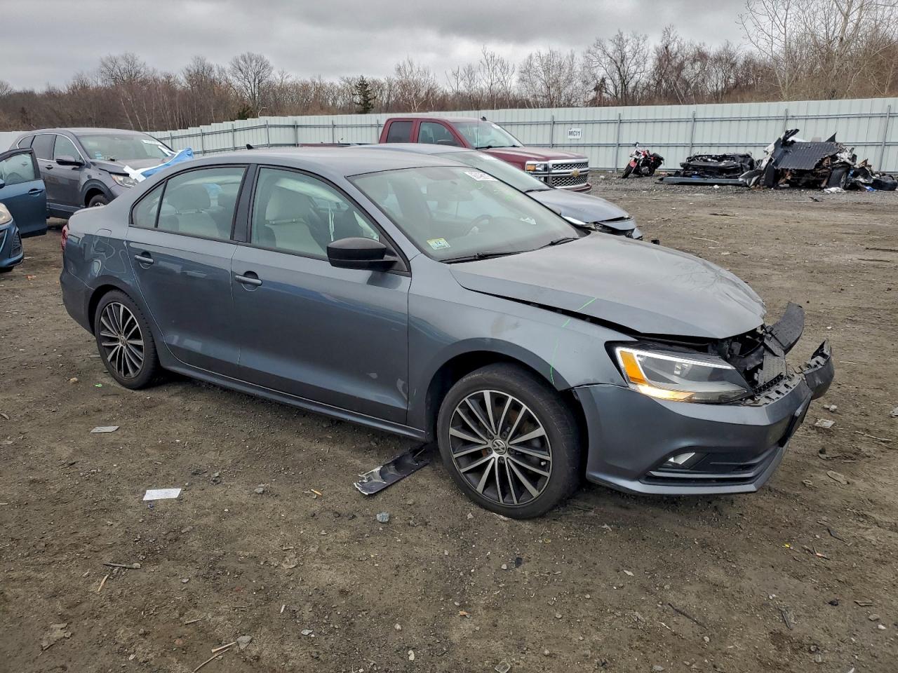 2016 VOLKSWAGEN JETTA SPORT photo 4