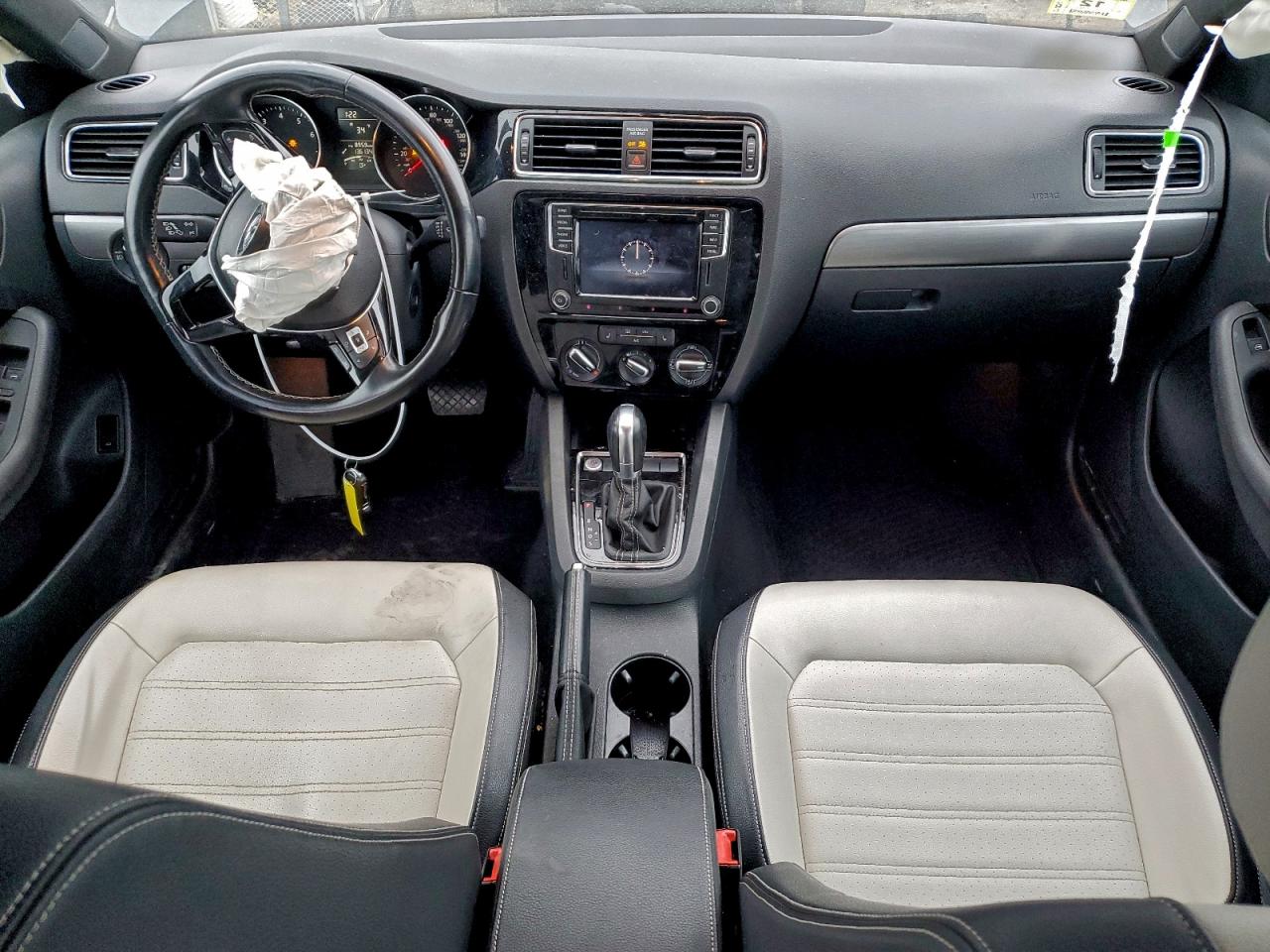 2016 VOLKSWAGEN JETTA SPORT photo 8