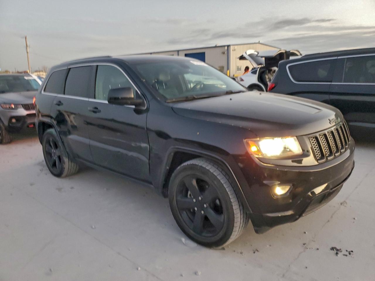 2015 JEEP GRAND CHEROKEE LAREDO photo 4