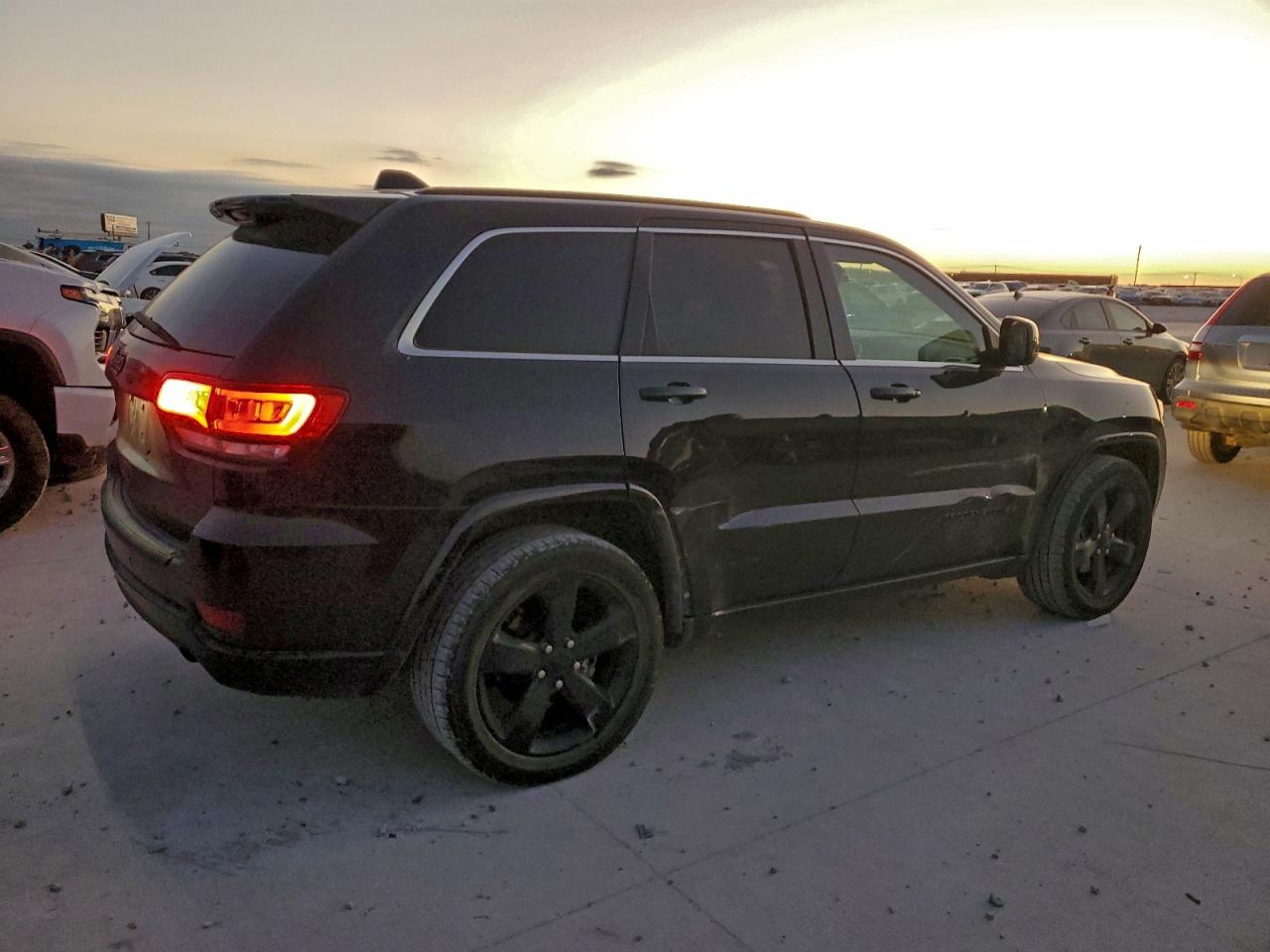 2015 JEEP GRAND CHEROKEE LAREDO photo 3