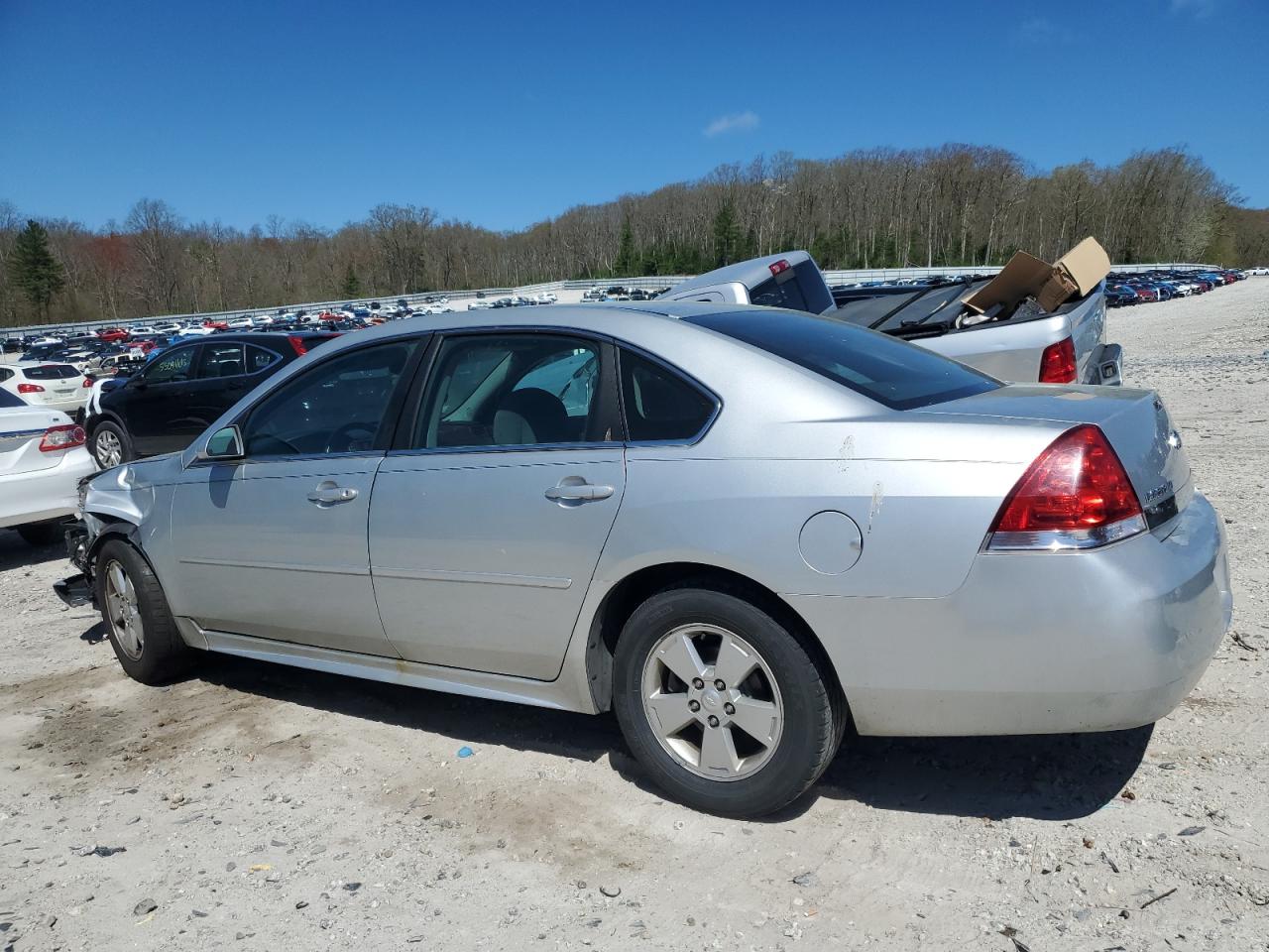 2011 CHEVROLET IMPALA LT photo 2