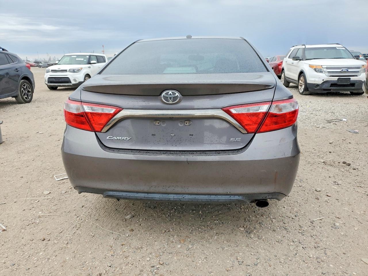 2015 TOYOTA CAMRY LE photo 6