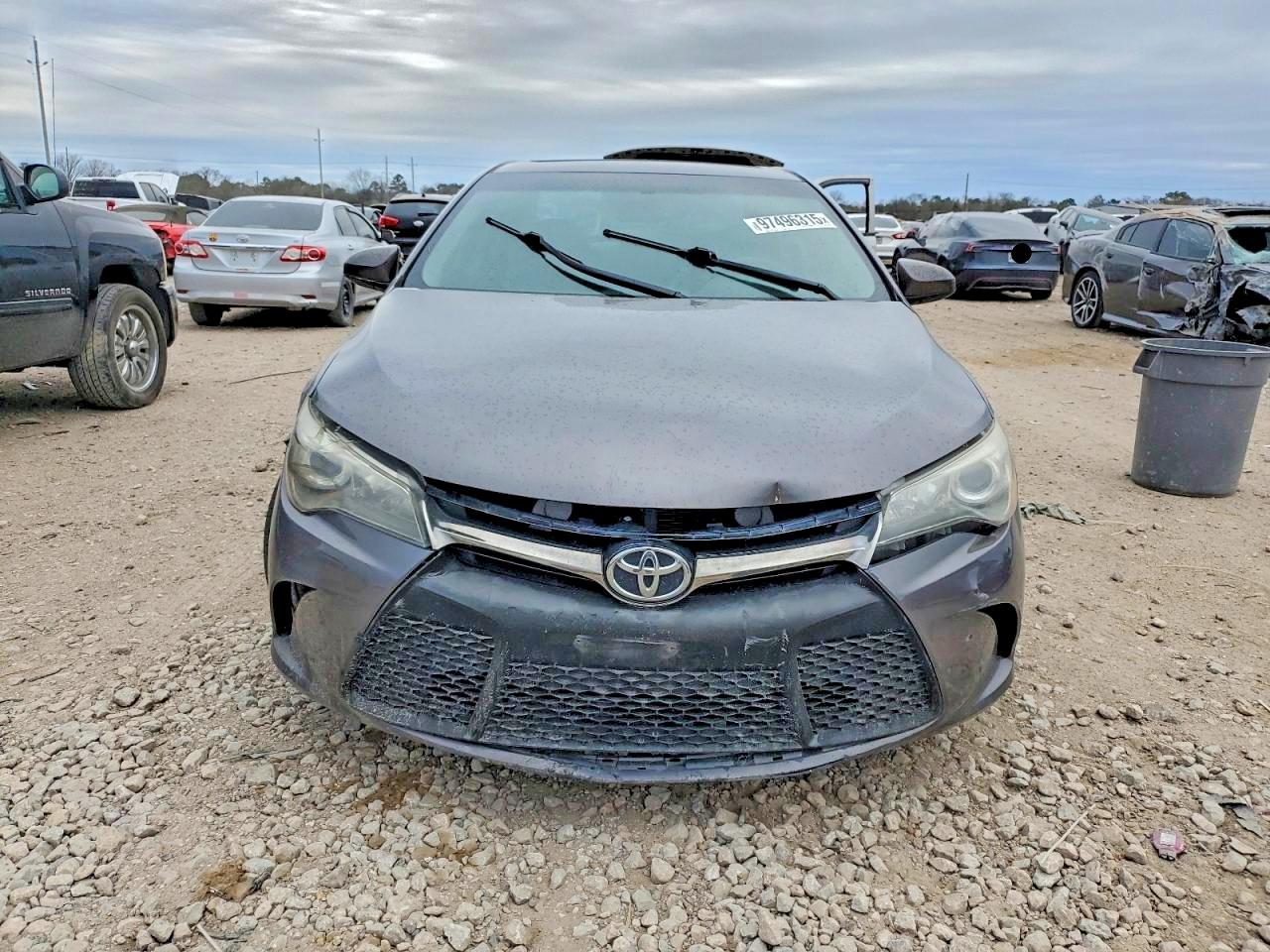 2015 TOYOTA CAMRY LE photo 5