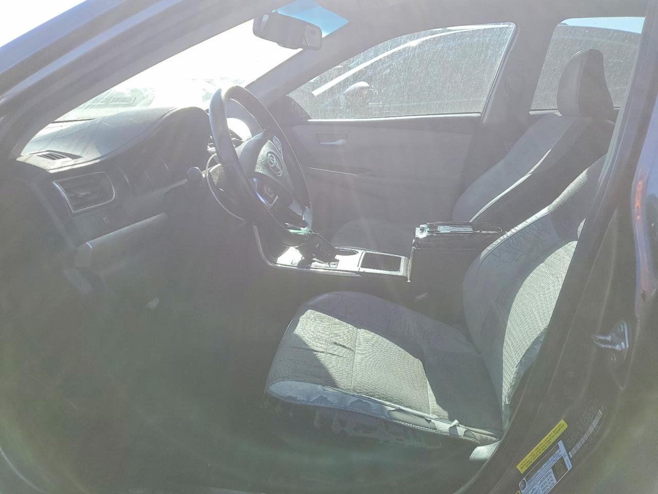 2015 TOYOTA CAMRY LE photo 7