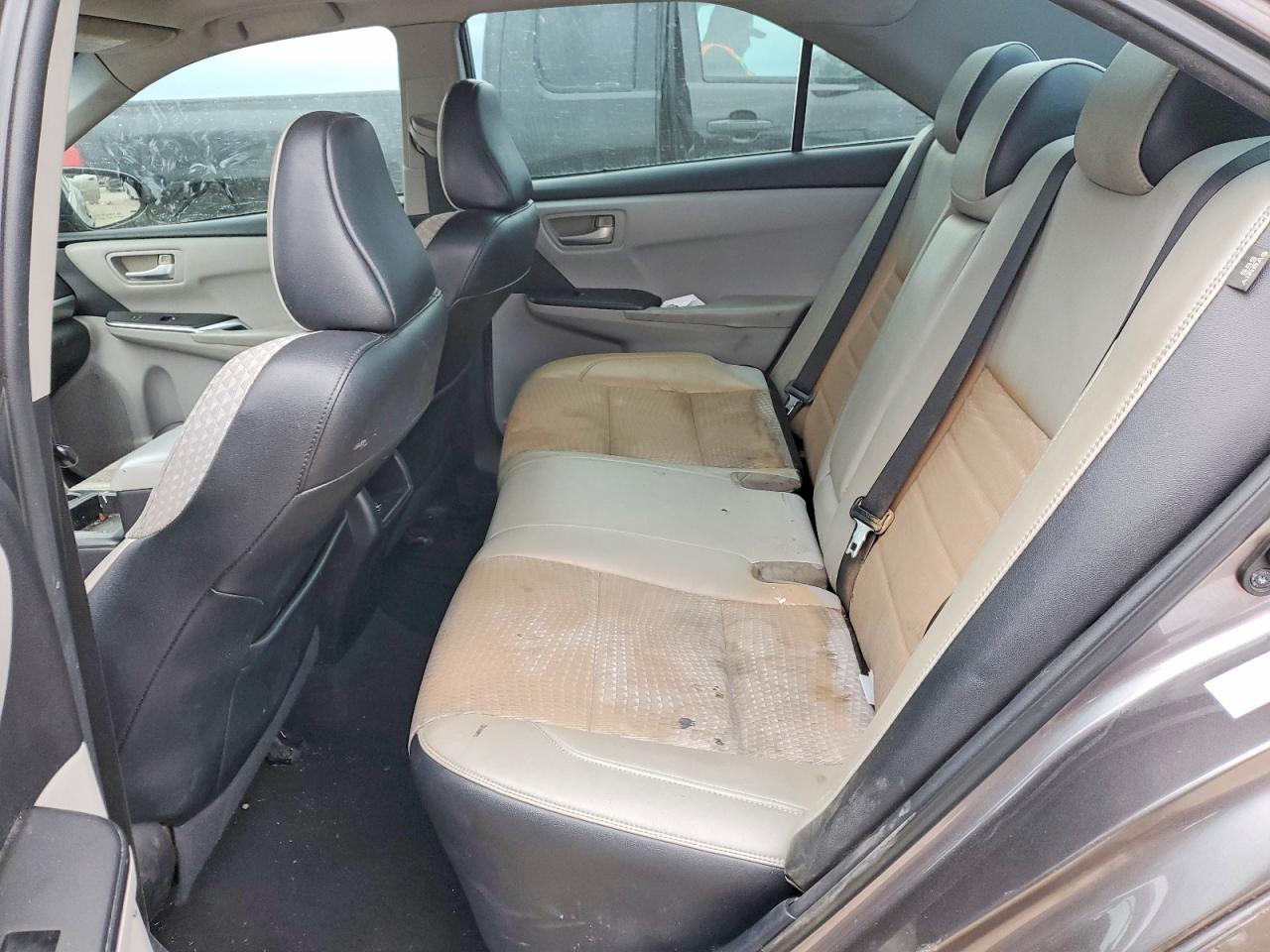 2015 TOYOTA CAMRY LE photo 10