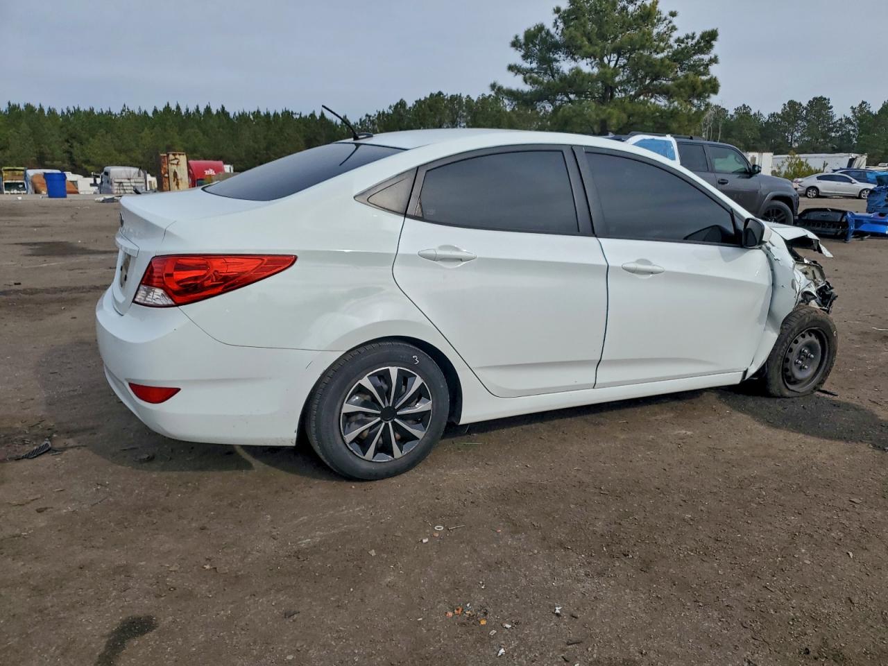 2014 HYUNDAI ACCENT GLS photo 3
