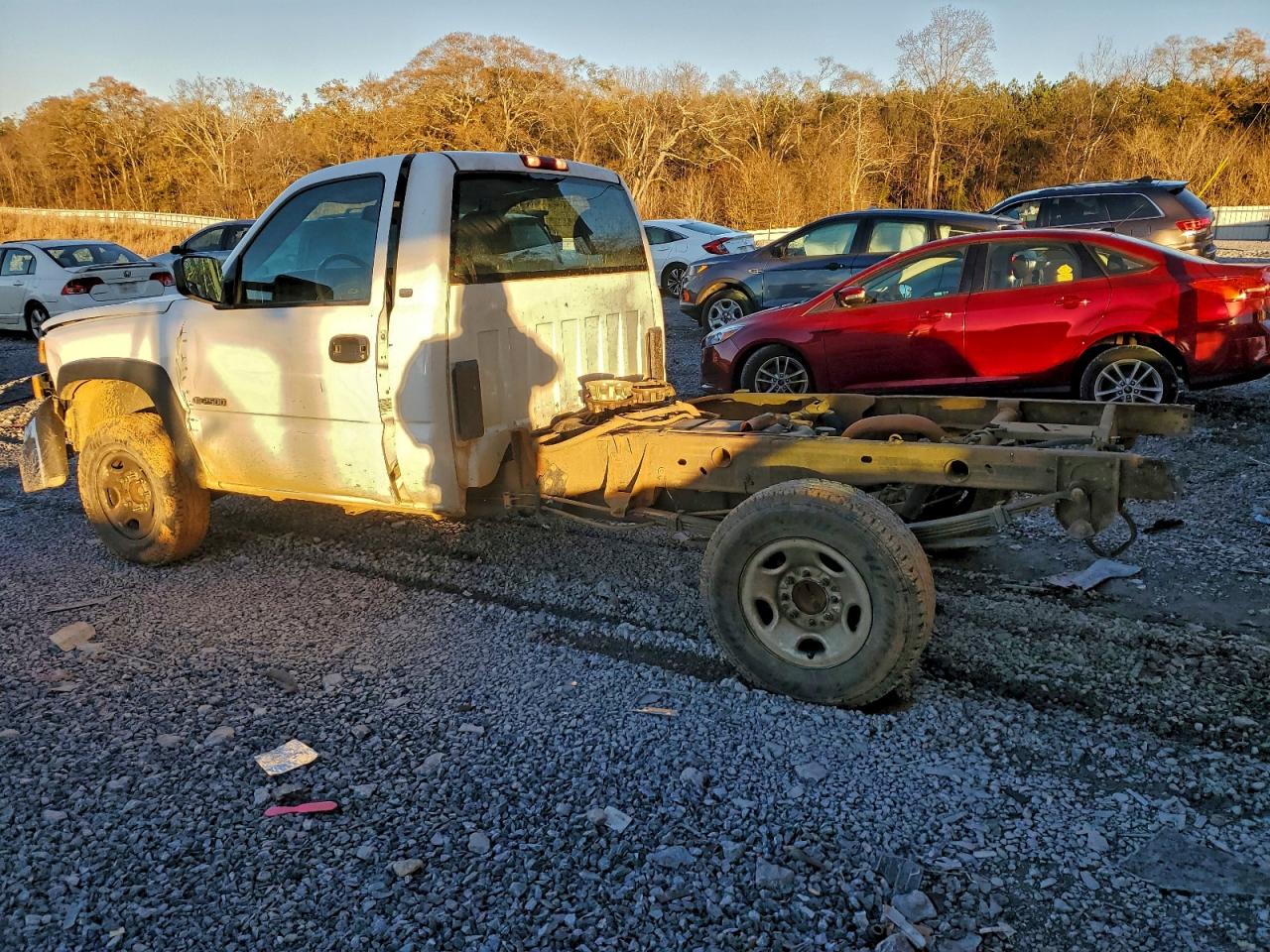 2004 CHEVROLET SILVERADO C2500 photo 2