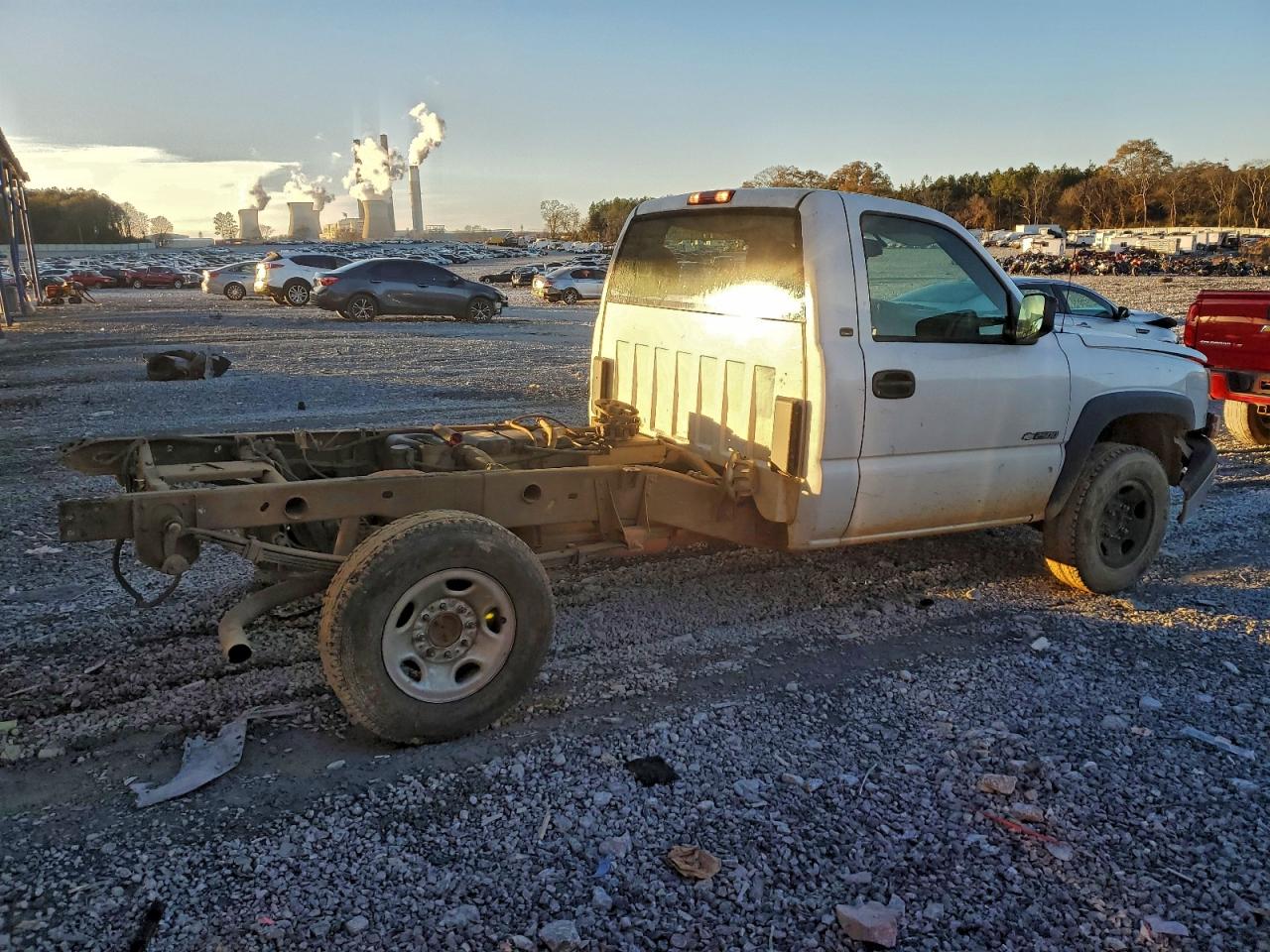 2004 CHEVROLET SILVERADO C2500 photo 3
