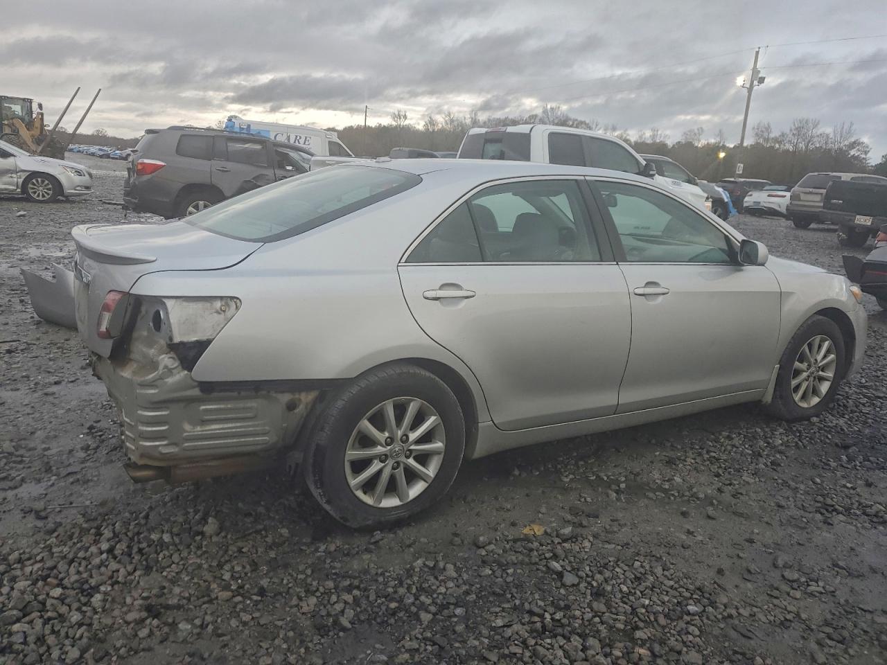 2010 TOYOTA CAMRY BASE photo 3