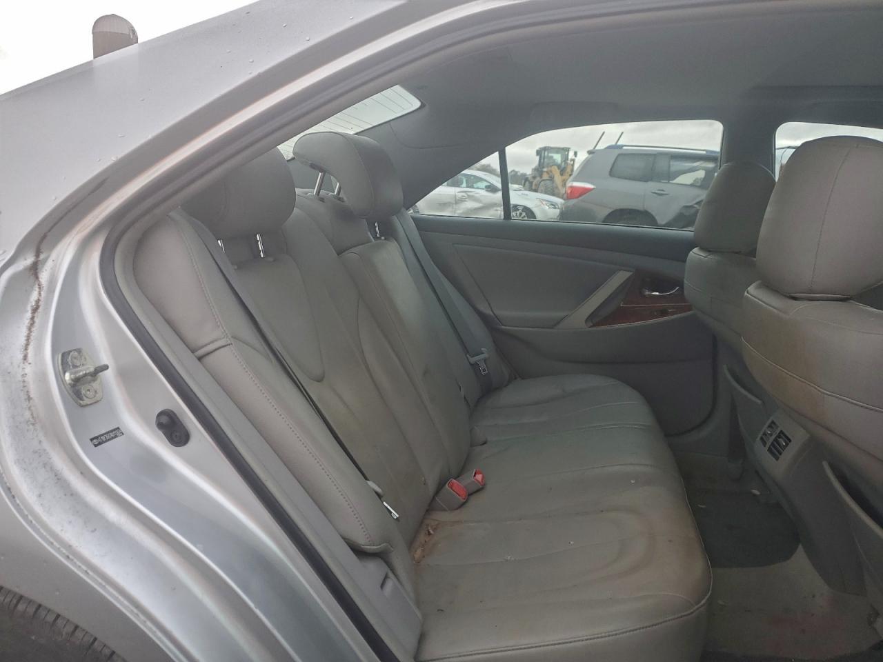 2010 TOYOTA CAMRY BASE photo 10