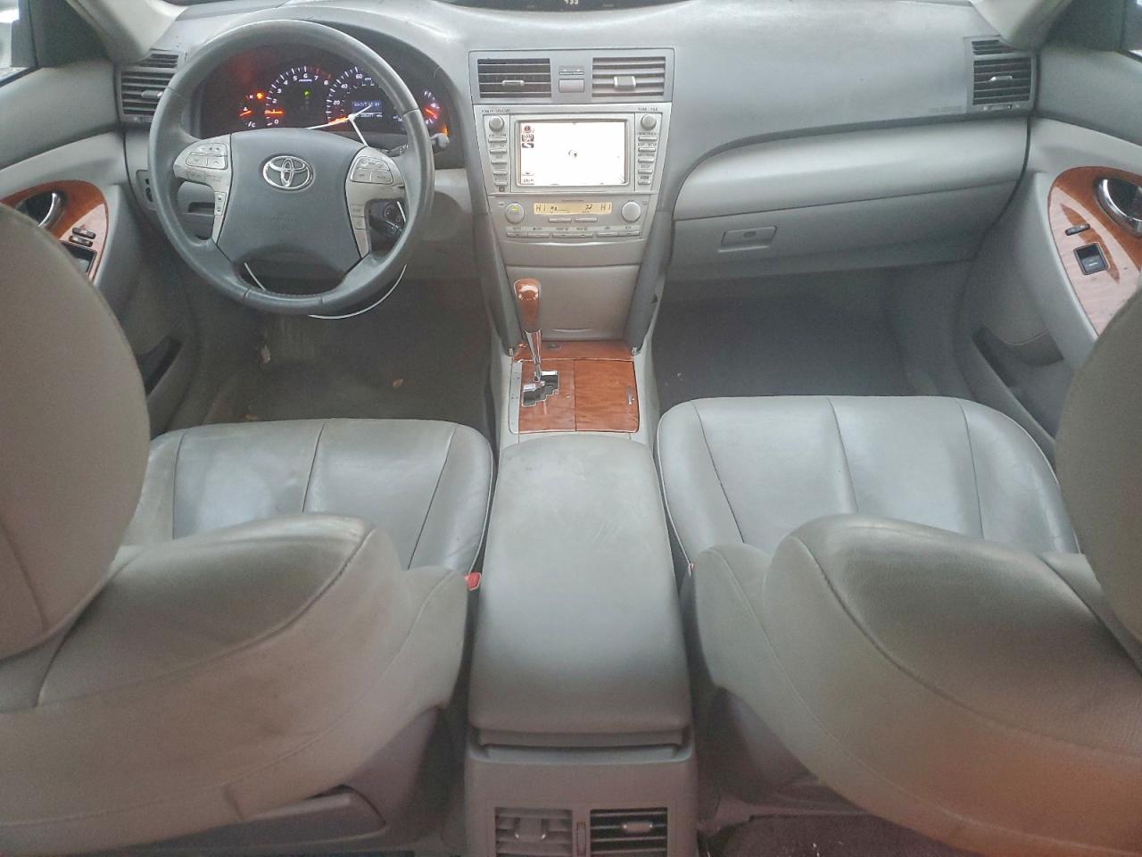 2010 TOYOTA CAMRY BASE photo 8