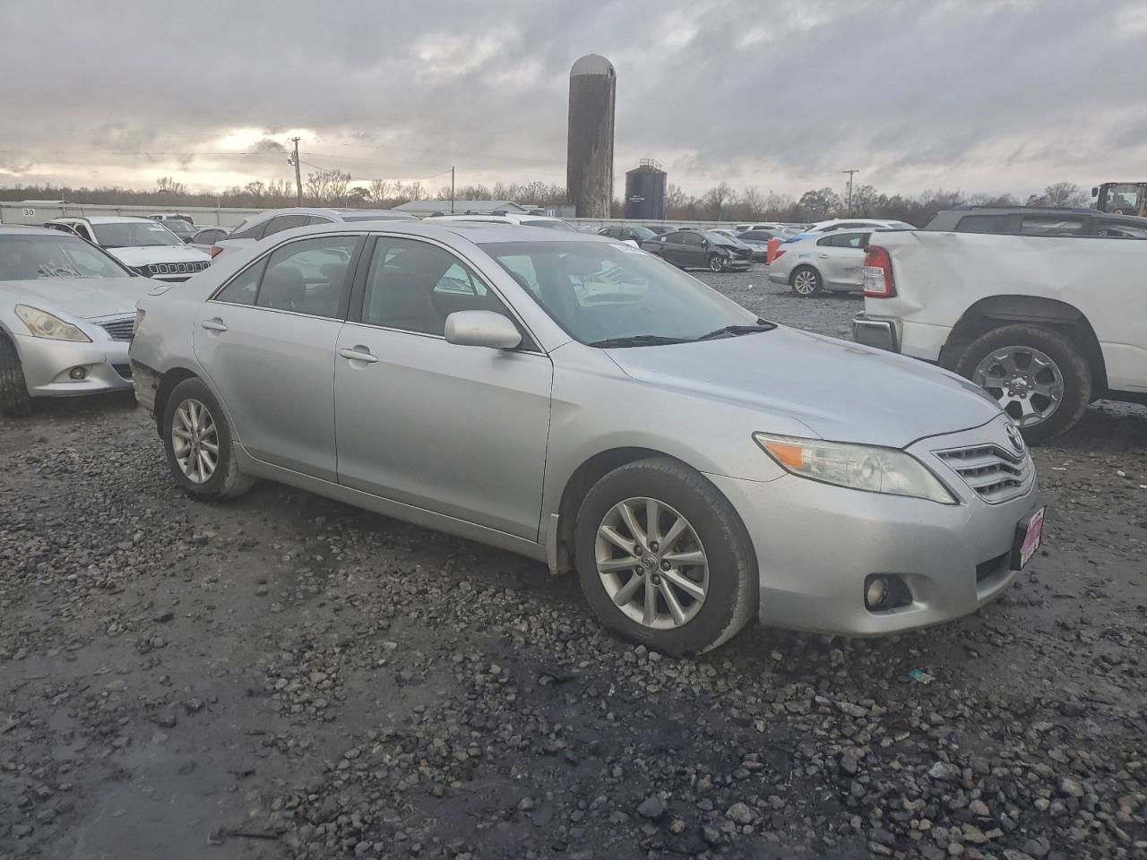 2010 TOYOTA CAMRY BASE photo 4