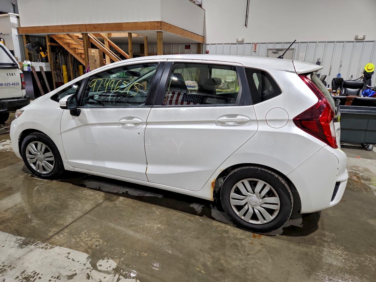 2016 HONDA FIT LX photo 2