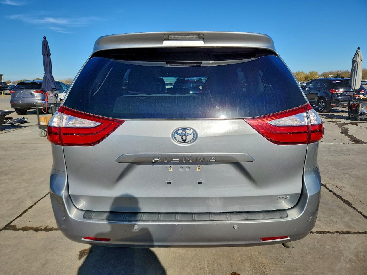 2016 TOYOTA SIENNA XLE 8-PASSENGER photo 6