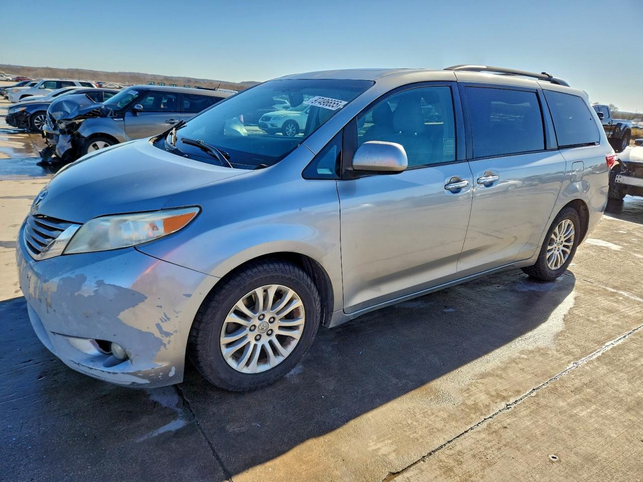 2016 TOYOTA SIENNA