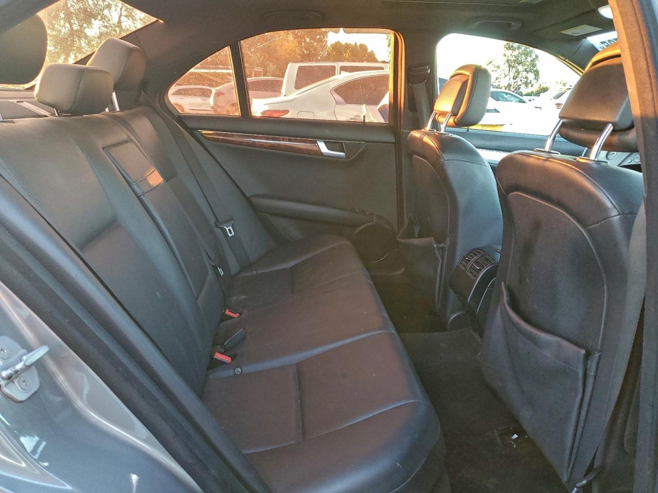 2010 MERCEDES-BENZ C 300 photo 10