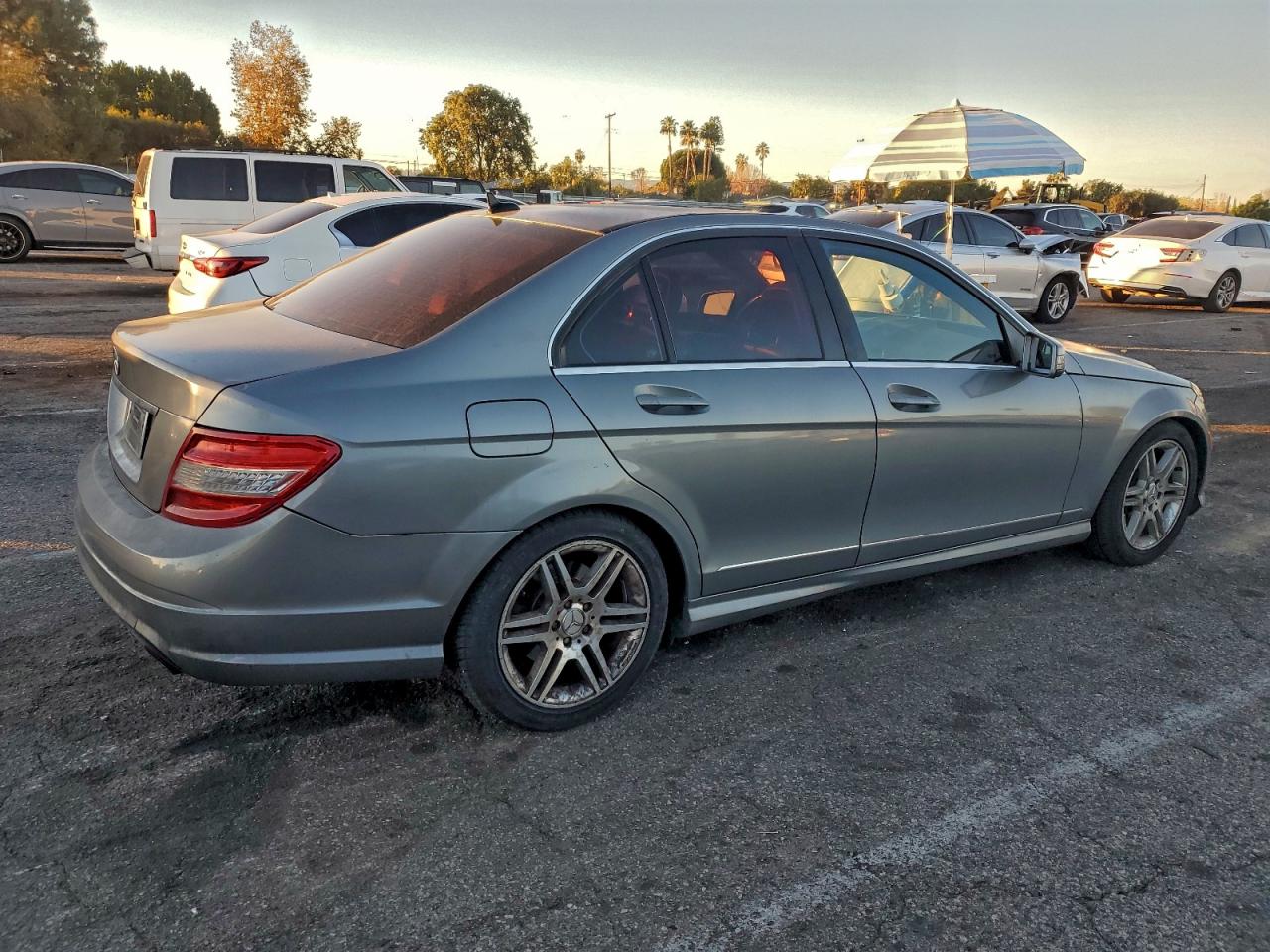 2010 MERCEDES-BENZ C 300 photo 3