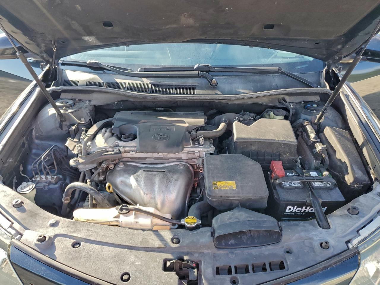 2014 TOYOTA CAMRY L photo 11