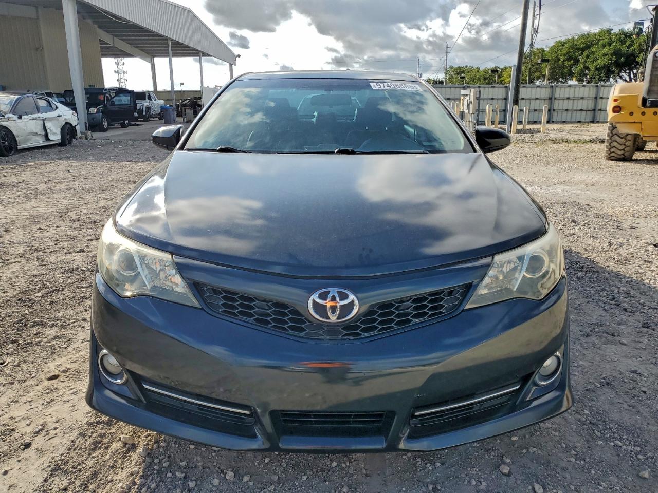 2014 TOYOTA CAMRY L photo 5