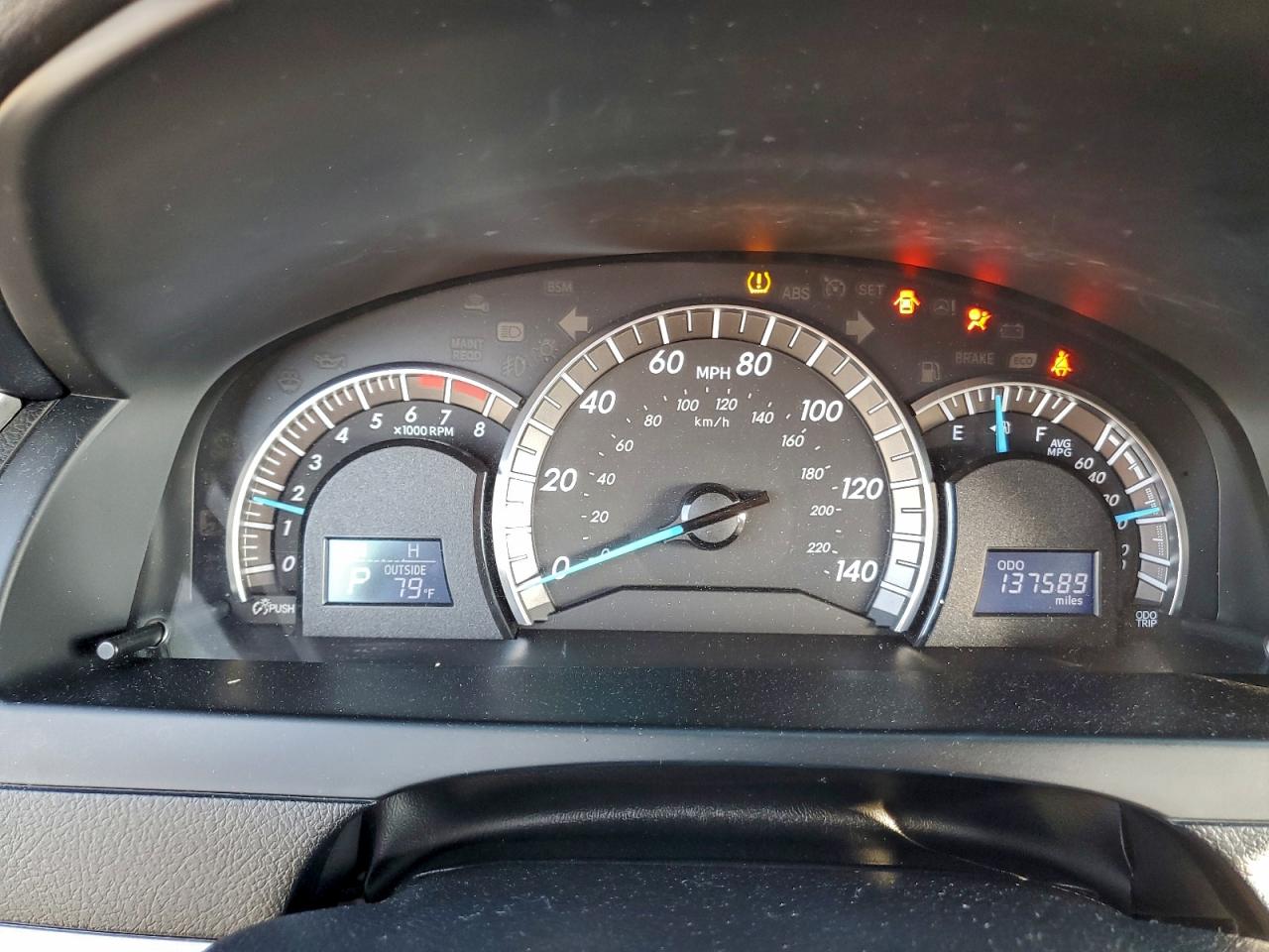 2014 TOYOTA CAMRY L photo 9