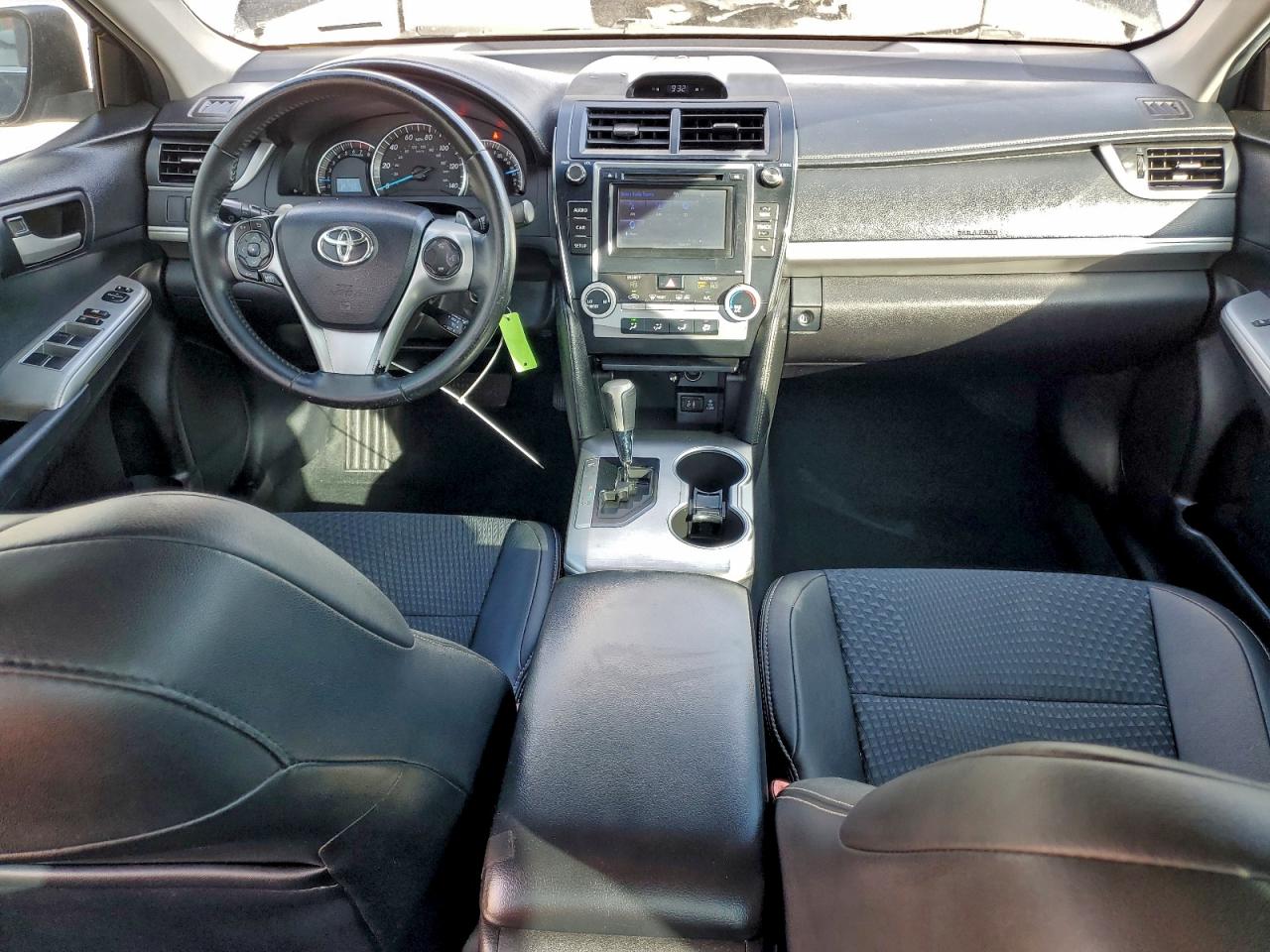 2014 TOYOTA CAMRY L photo 8