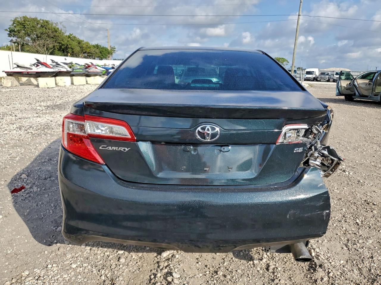 2014 TOYOTA CAMRY L photo 6