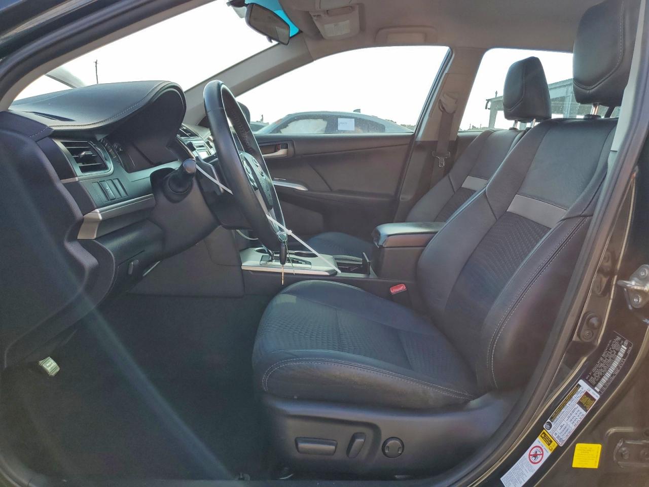 2014 TOYOTA CAMRY L photo 7