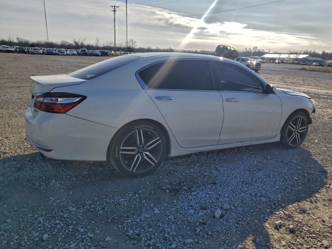 2017 HONDA ACCORD SPORT photo 3