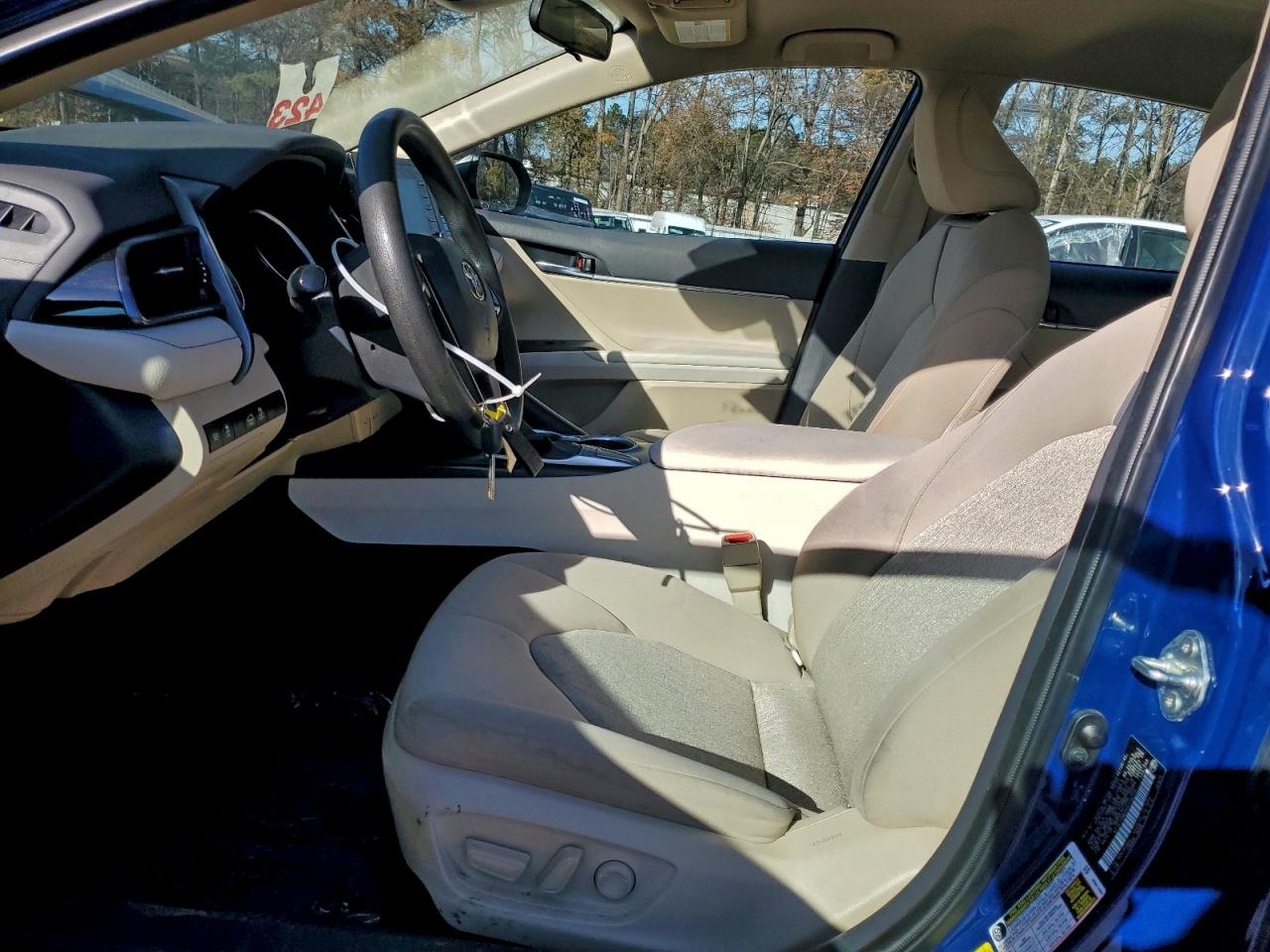 2023 TOYOTA CAMRY LE photo 7