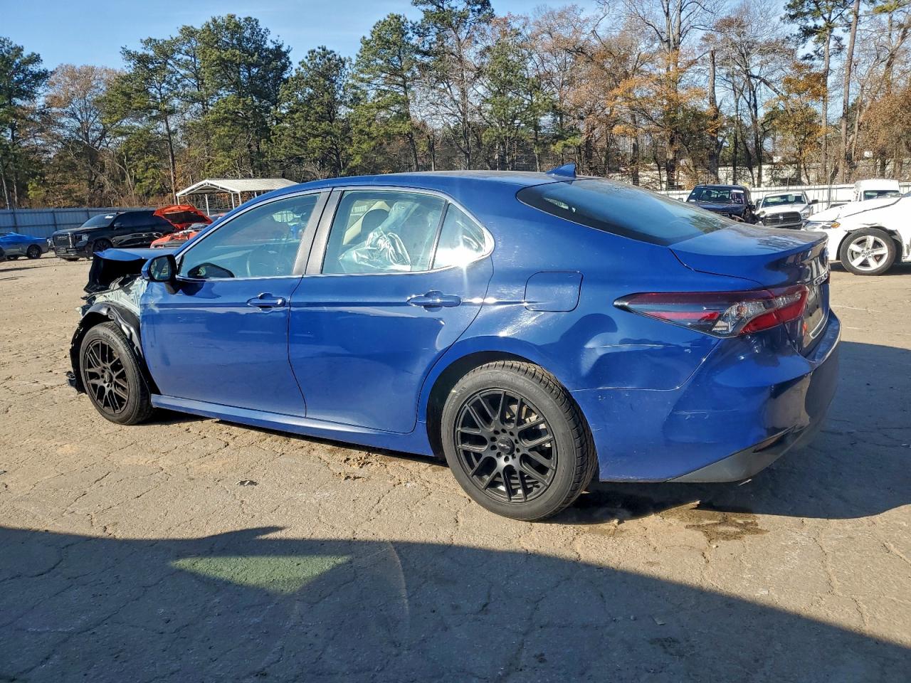 2023 TOYOTA CAMRY LE photo 2
