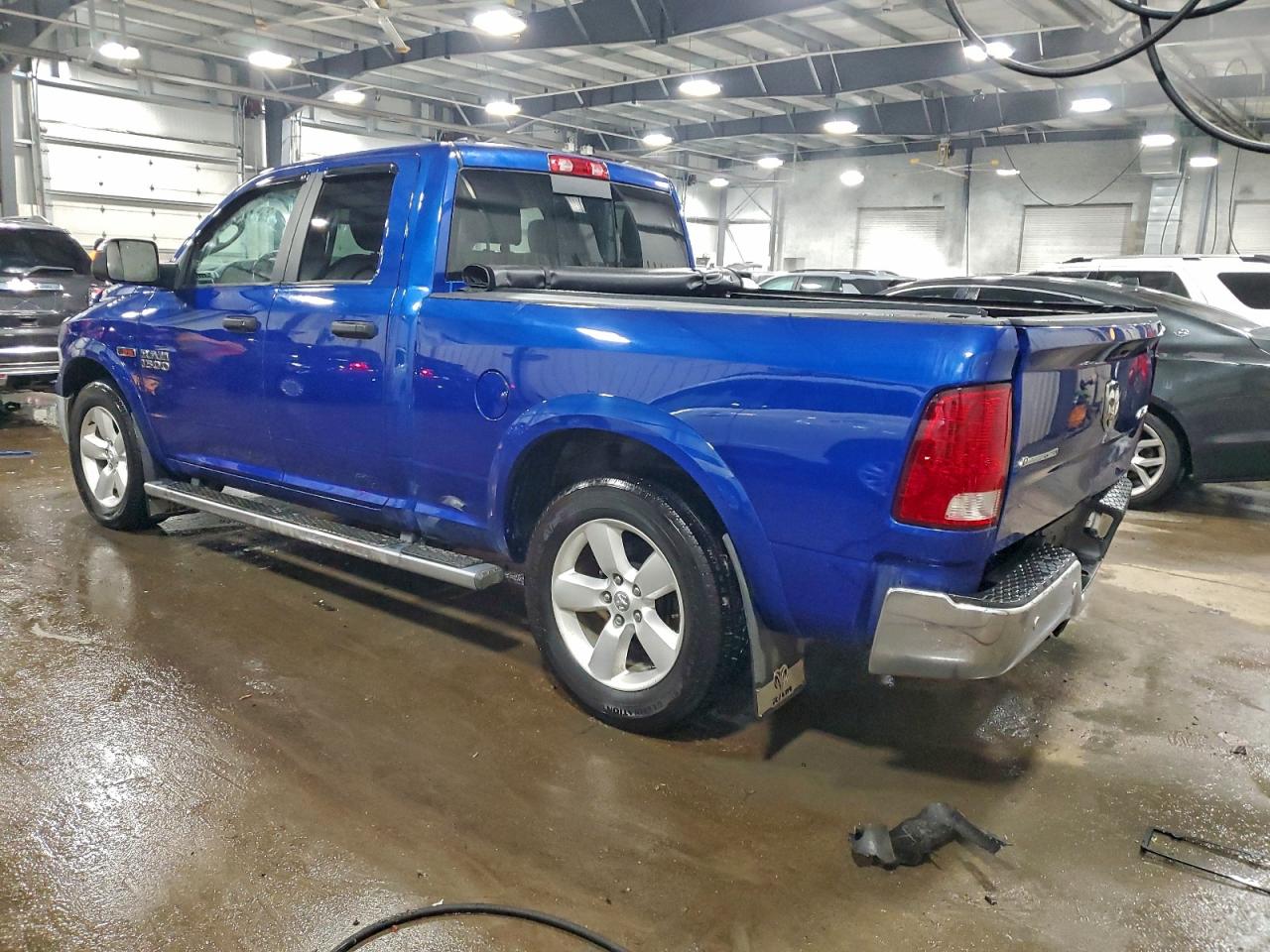 2015 RAM 1500 SLT photo 2