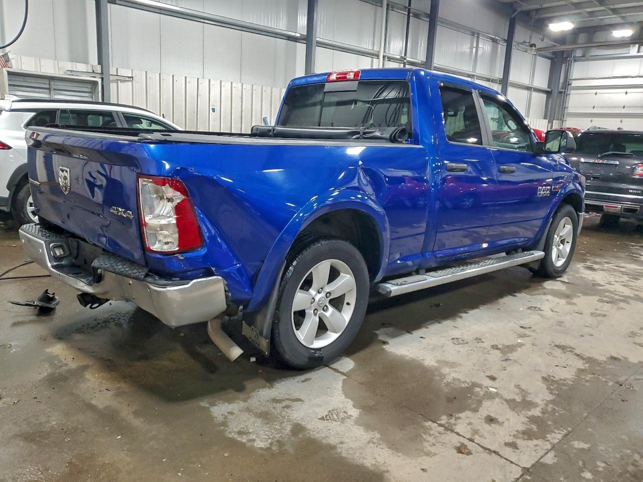 2015 RAM 1500 SLT photo 3