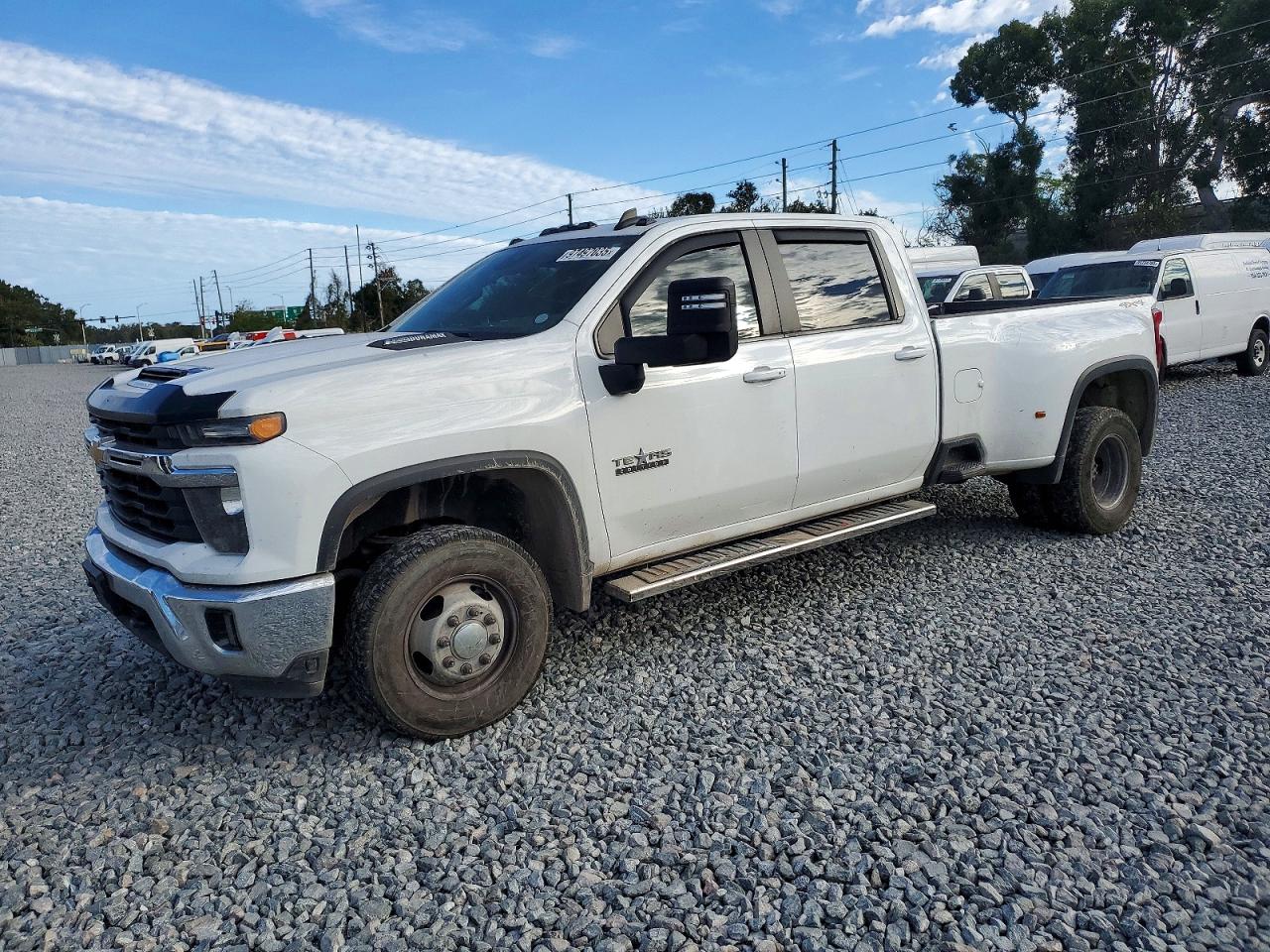 2024 CHEVROLET SILVERADO